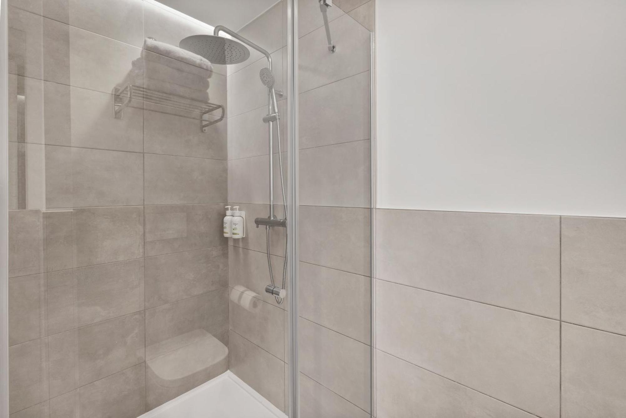 B&B Hotel Madrid Fuenlabrada Retail Park エクステリア 写真